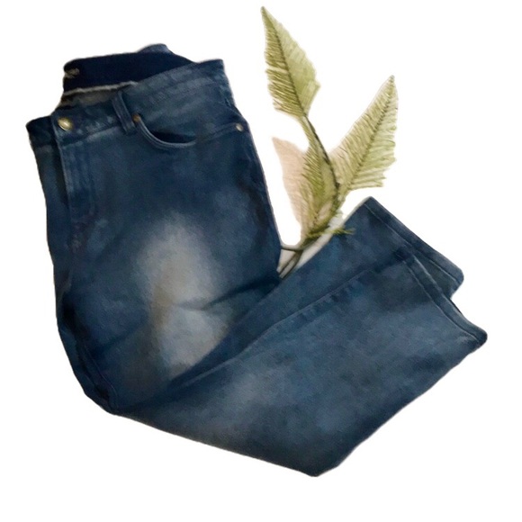 “HAGGAR” Petite Ladies Denim Jeans. - Picture 1 of 14